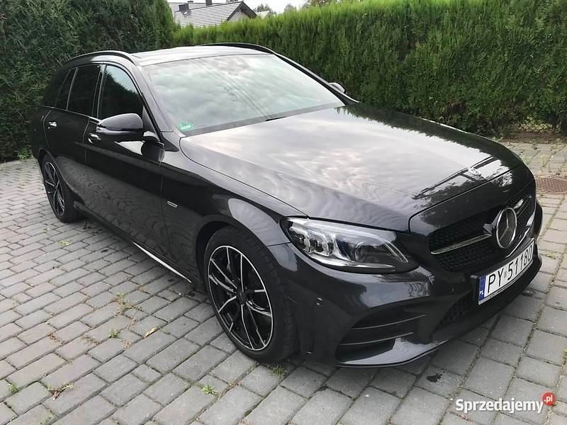 Grafitowy Używany 2020 Mercedes C300 AMG Kombi | 129 900 zł - Obraz 1/4