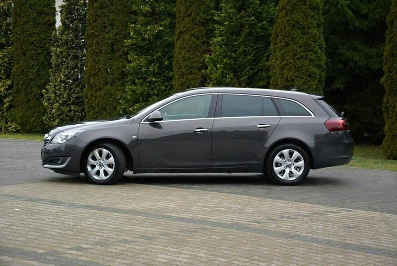 Używany Opel Insignia 140 KM (102 kW) 2015 Szary (metalik) Kombi