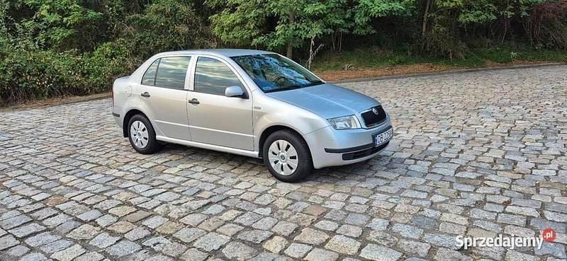 Srebrny Używany 2004 Skoda Fabia Sedan/Limuzyna | 3200 zł (Dobra cena) - Obraz 1/4