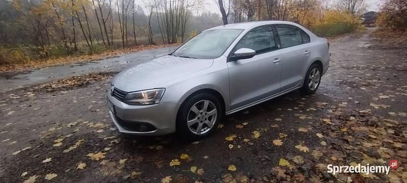Używany VW Jetta 2014 Srebrny Sedan/Limuzyna