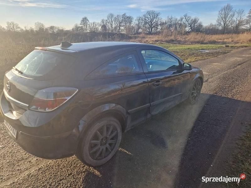 Używany Opel Astra GTC 105 KM (77 kW) 2006 Czarny Hatchback