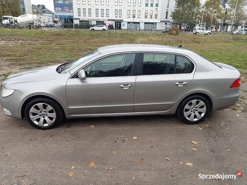 Używany Skoda Superb 2013 Złoty Sedan/Limuzyna