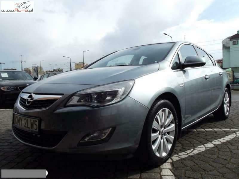 Używany Opel Astra 110 KM (80 kW) 2010 Szary (metalik) Hatchback