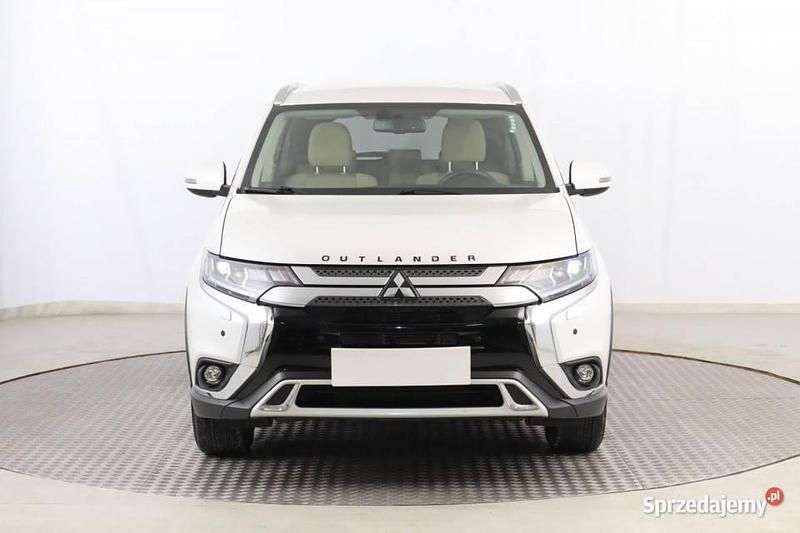 Biały Używany 2020 Mitsubishi Outlander SUV | 91 999 zł (Dość drogi) - Obraz 1/4