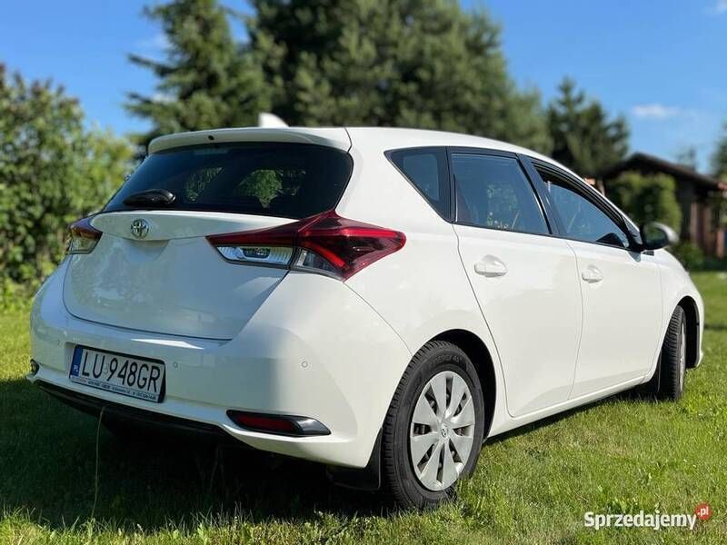 Biały Używany 2017 Toyota Auris Hatchback | 47 400 zł (Uczciwa cena) - Obraz 1/4