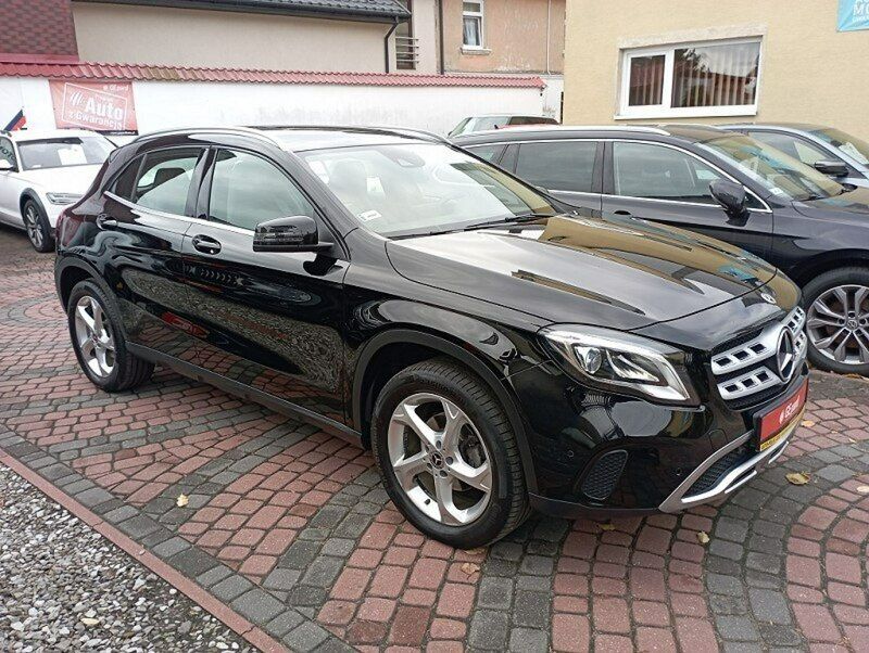 Używany Mercedes GLA200 156 KM (114 kW) 2017 Czarny (metalik) SUV
