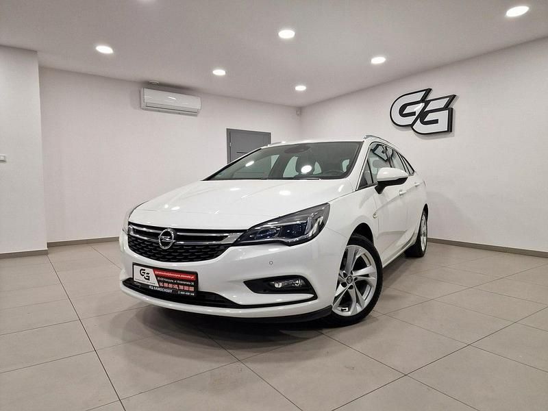 Biały Używany 2017 Opel Astra Sedan/Limuzyna | 48 900 zł (Drogi) - Obraz 1/4