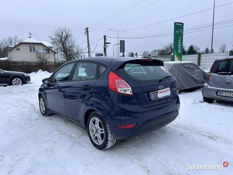 Używany Ford Fiesta 75 KM (55 kW) 2013 Niebieski Hatchback