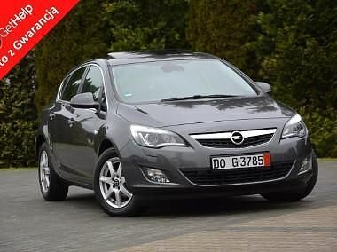 Używany Opel Astra Cosmo 140 KM (102 kW) 2010 Szary Hatchback
