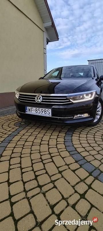 Czarny Używany 2019 VW Passat Sedan/Limuzyna | 75 000 zł (Uczciwa cena) - Obraz 1/4