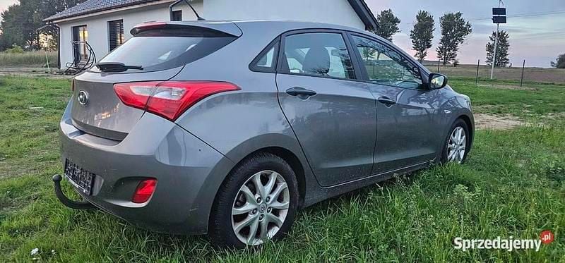 Używany Hyundai i30 90 KM (66 kW) 2013 Szary Hatchback