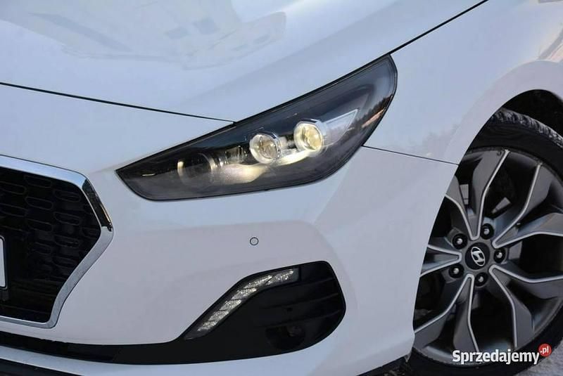 Używany Hyundai i30 Premium 140 KM (102 kW) 2018 Biały Hatchback