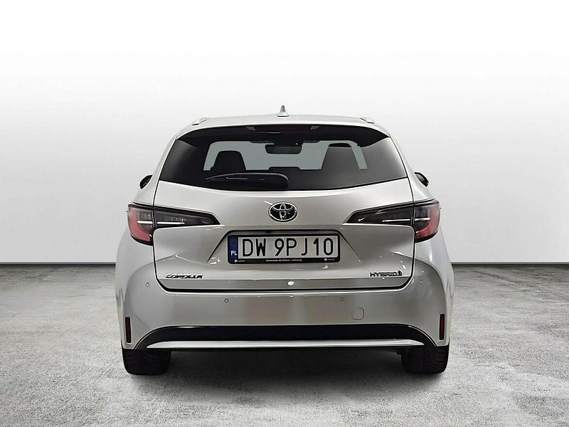 Używany Toyota Corolla Comfort 2021 Srebrny Kombi