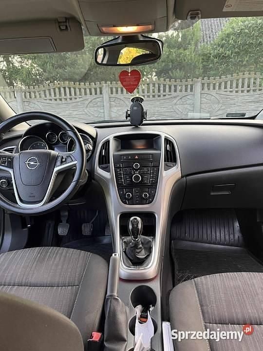 Grafitowy Używany 2010 Opel Astra Hatchback | 18 500 zł (Uczciwa cena) - Obraz 1/4
