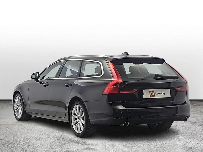 Używany Volvo V90 Momentum 190 KM (139 kW) 2020 Czarny Kombi