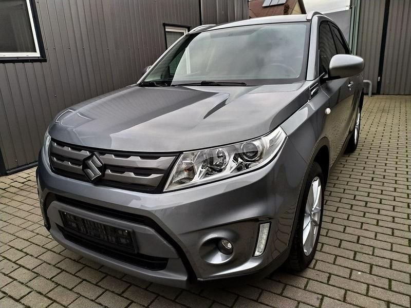 Grafitowy (metalik) Używany 2018 Suzuki Vitara SUV | 45 447 zł (Super Cena) - Obraz 1/4
