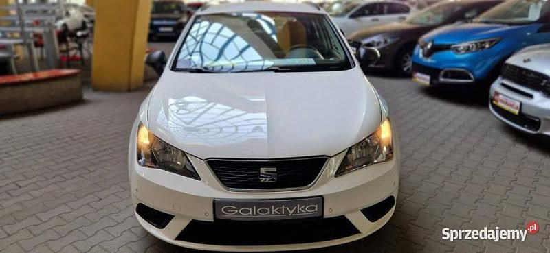 Biały Używany 2016 Seat Ibiza ST Kombi | 24 900 zł - Obraz 1/2