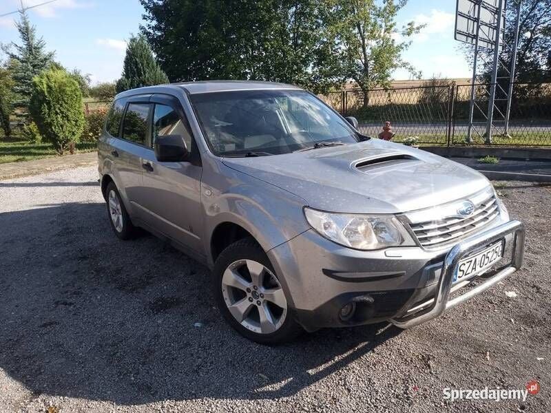 Używany Subaru Forester 2010 Srebrny SUV