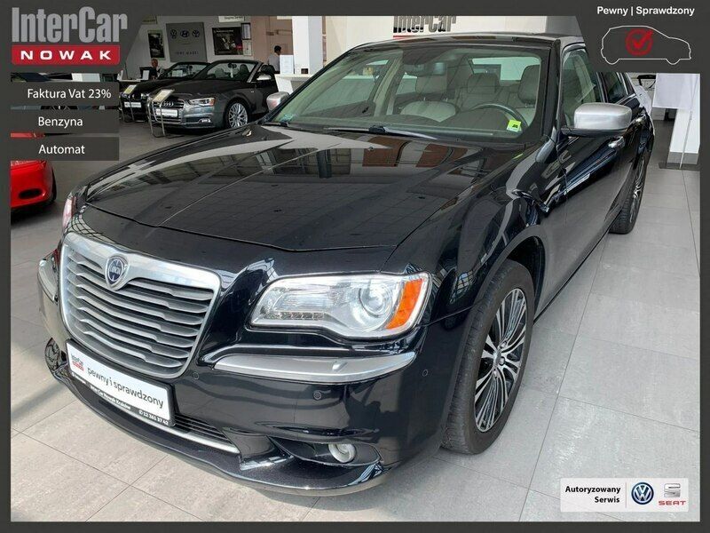 Czarny (metalik) Używany 2013 Lancia Thema Sedan/Limuzyna | 72 900 zł - Obraz 1/4