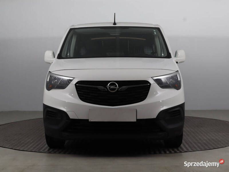 Biały Używany 2021 Opel Combo Minivan | 44 999 zł (Dobra cena) - Obraz 1/4