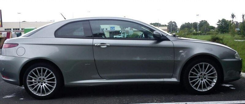 Srebrny (metalik) Używany 2005 Alfa Romeo GT Coupe | 22 900 zł - Obraz 1/4
