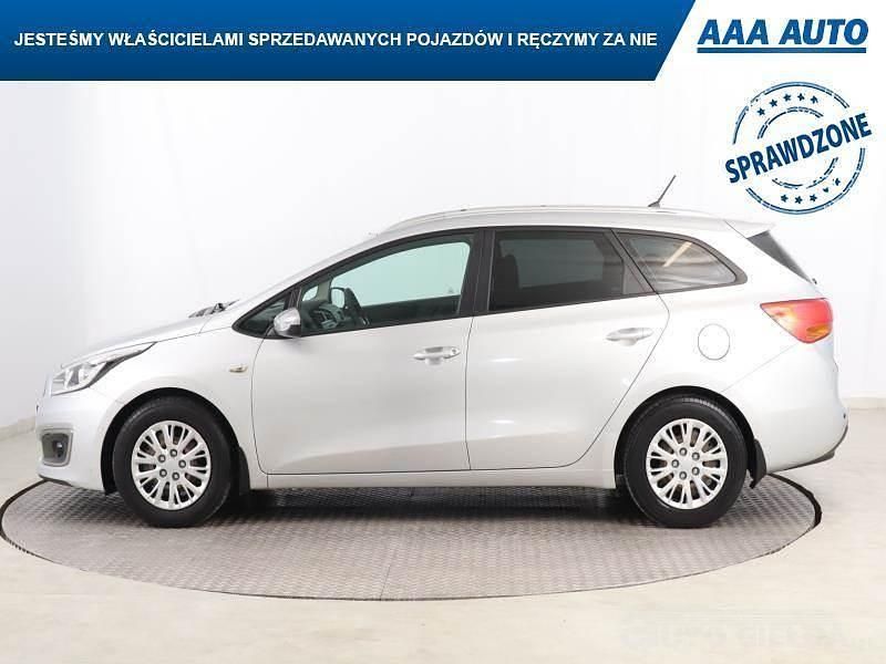 Używany Kia Ceed 135 KM (99 kW) 2015 Srebrny Hatchback