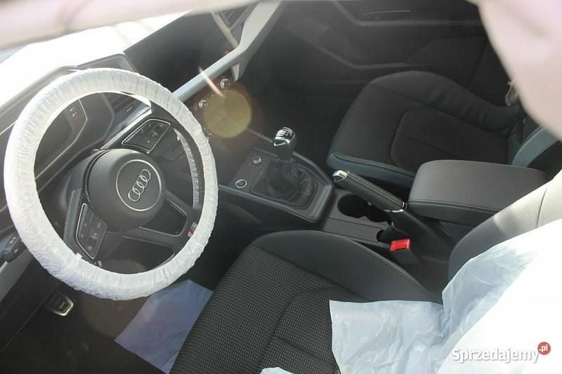 Używany Audi A1 Sportback 116 KM (85 kW) 2025 Szary Hatchback