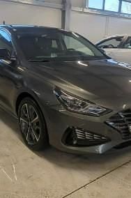Używany Hyundai i30 160 KM (117 kW) 2023 Szary Sedan/Limuzyna