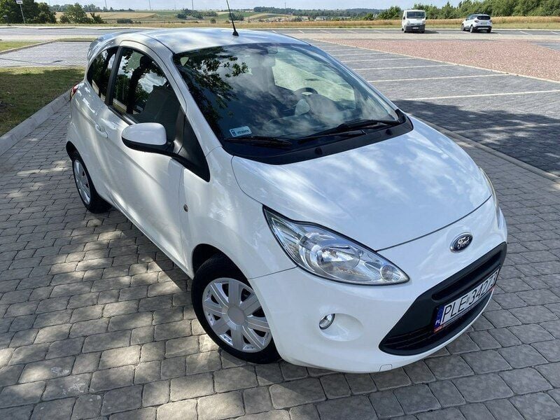 Biały Używany 2010 Ford Ka Hatchback | 12 999 zł - Obraz 1/4