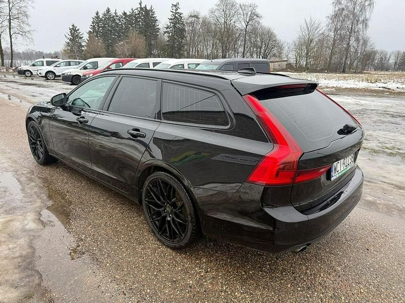 Używany Volvo V90 254 KM (186 kW) 2018 Czarny Kombi