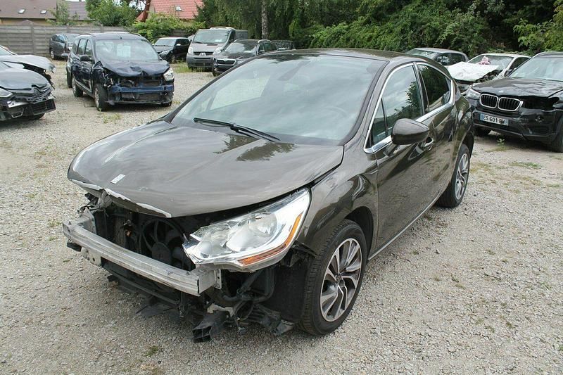 Brązowobeżowy Używany 2012 Citroën DS4 Hatchback | 12 900 zł (Super Cena) - Obraz 1/4