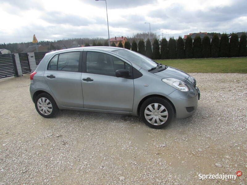 Szary Używany 2009 Toyota Yaris Hatchback | 17 500 zł (Uczciwa cena) - Obraz 1/4