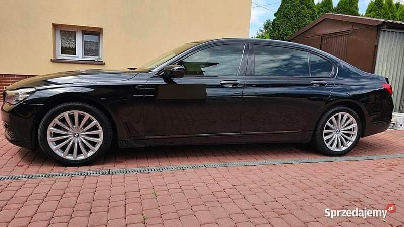 Używany BMW 740L 2018 Czarny Sedan/Limuzyna