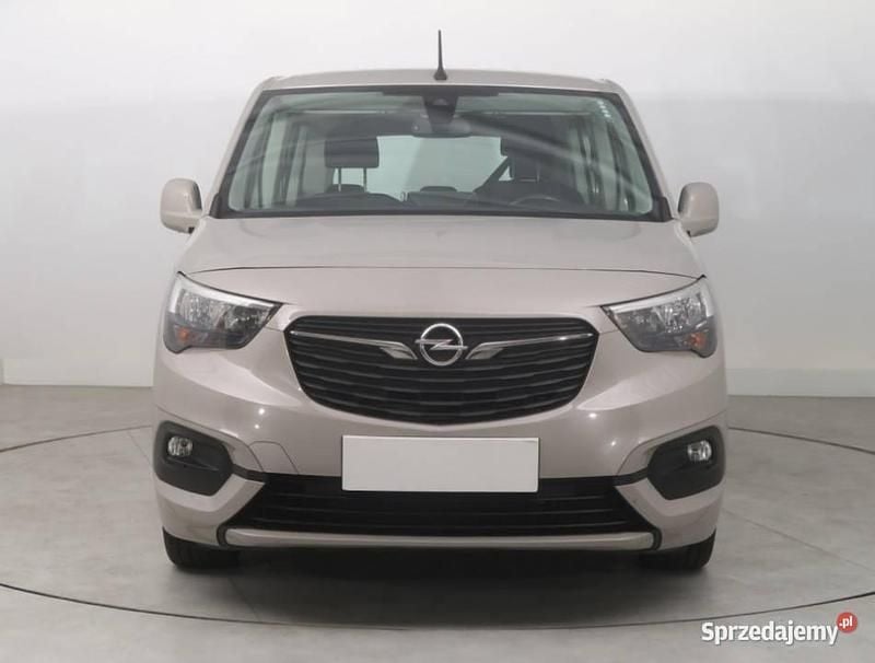Beżowy Używany 2018 Opel Combo Pickup | 54 999 zł (Uczciwa cena) - Obraz 1/4