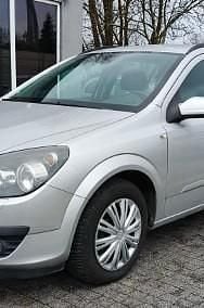 Używany Opel Astra 105 KM (77 kW) 2007 Srebrny (metalik) Kombi