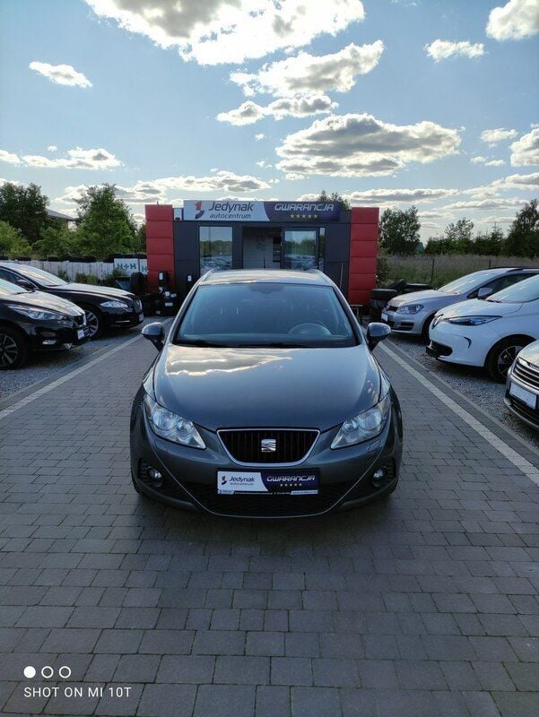 Szary Używany 2012 Seat Ibiza ST Kombi | 17 800 zł (Uczciwa cena) - Obraz 1/4