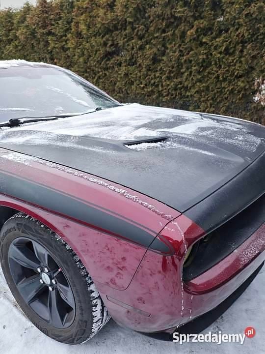 Używany Dodge Challenger 2017 Czerwony Coupe
