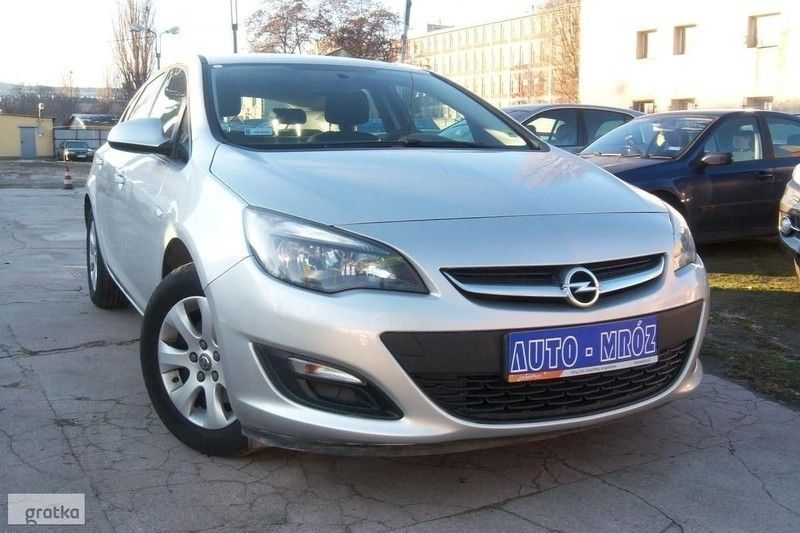 Opel astra salon