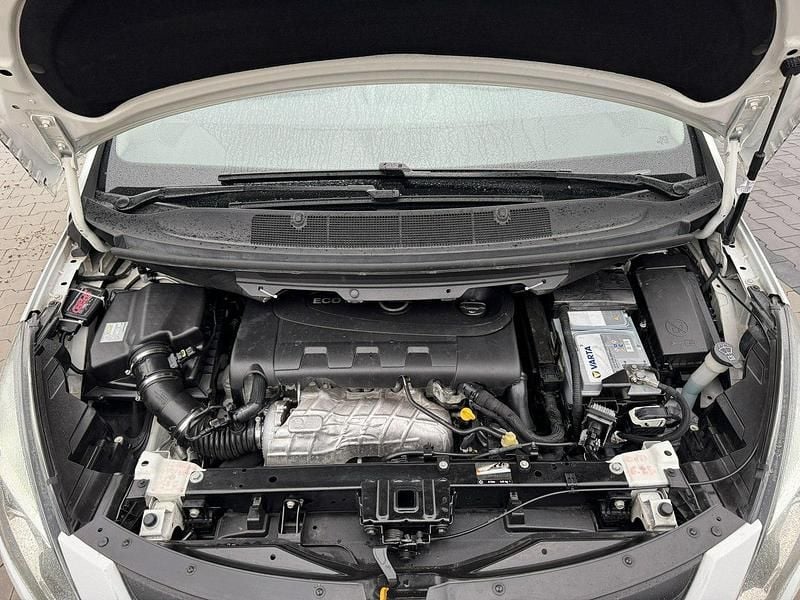 Używany Opel Zafira 165 KM (121 kW) 2013 Biały (metalik) Minivan