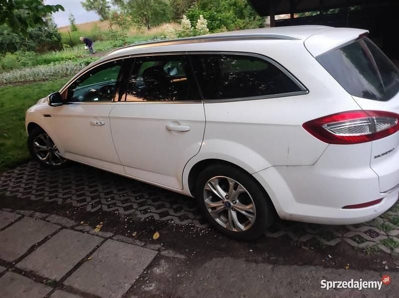Używany Ford Mondeo 2014 Biały Kombi
