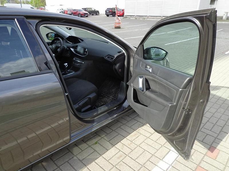 Używany Peugeot 308 2017 Szary Kombi