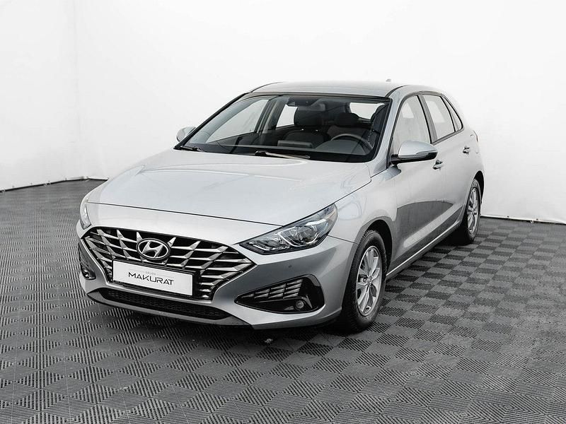 Używany Hyundai i30 120 KM (88 kW) 2022 Srebrny (metalik) Hatchback