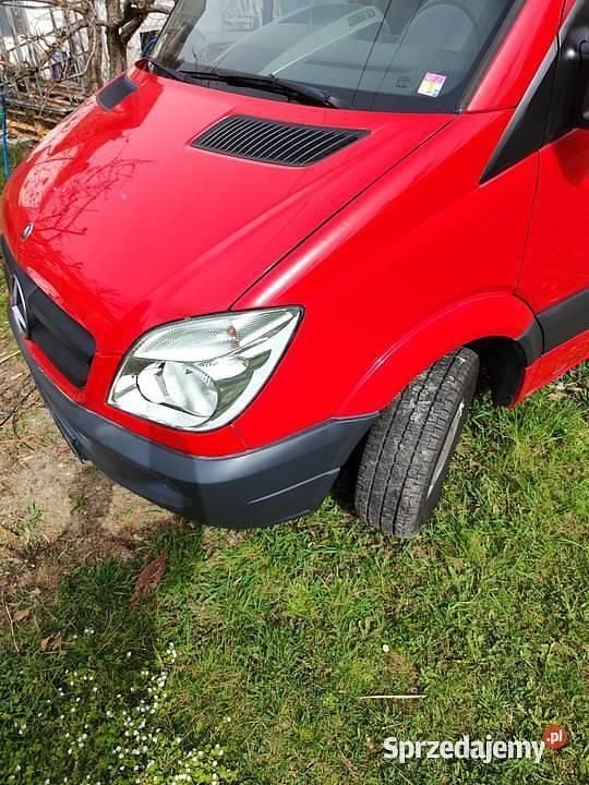 Czerwony Używany 2010 Mercedes Sprinter Van | 35 999 zł (Dobra cena) - Obraz 1/4