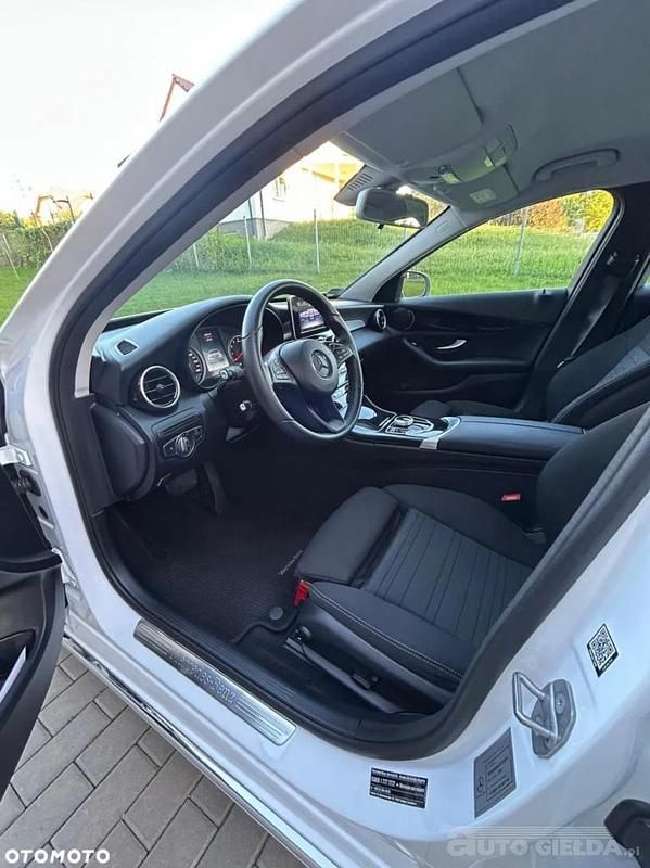 Używany Mercedes C160 2017 Biały Coupe