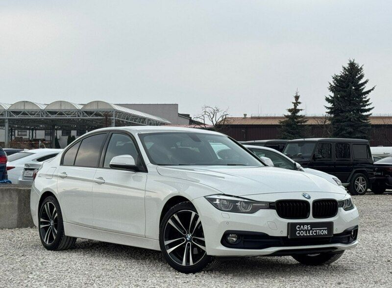Biały (metalik) Używany 2018 BMW 318 Sedan/Limuzyna | 74 900 zł (Uczciwa cena) - Obraz 1/4