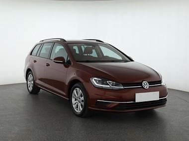 Czerwony Używany 2019 VW Golf VII Kombi | 62 999 zł (Uczciwa cena) - Obraz 1/4