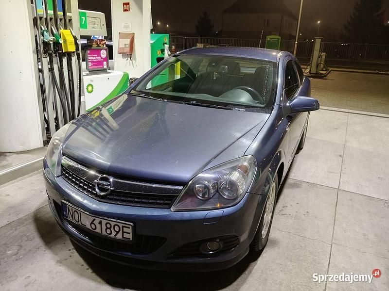 Szary Używany 2009 Opel Astra GTC Hatchback | 15 000 zł (Uczciwa cena) - Obraz 1/4