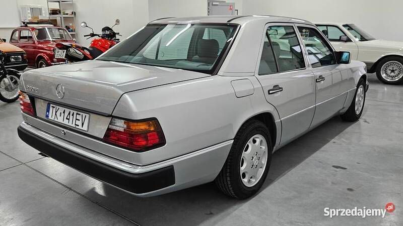 Używany 1992 Mercedes E280 | 57 000 zł - Obraz 1/4
