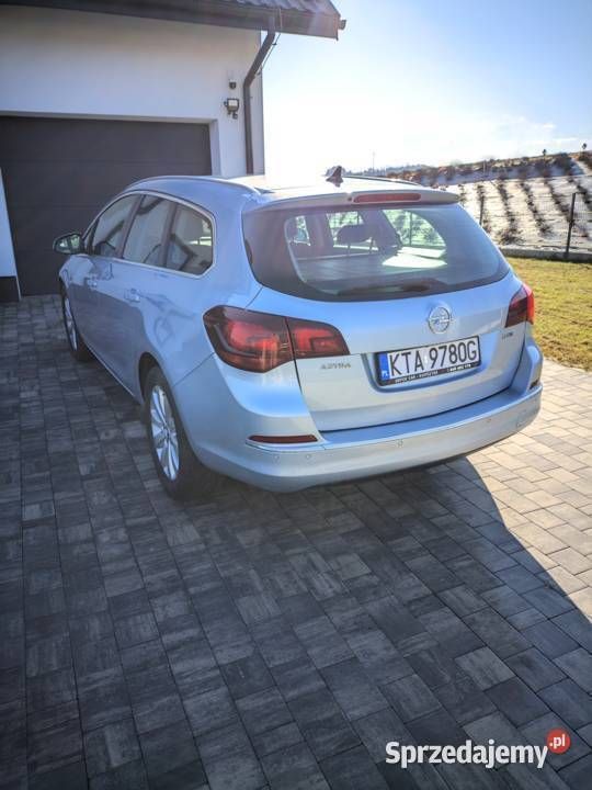 Niebieski Używany 2014 Opel Astra Kombi | 28 500 zł (Dość drogi) - Obraz 1/4