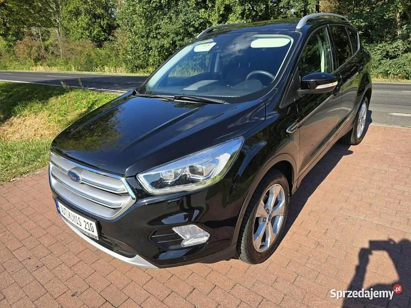 Czarny Używany 2018 Ford Kuga SUV | 61 900 zł (Uczciwa cena) - Obraz 1/4